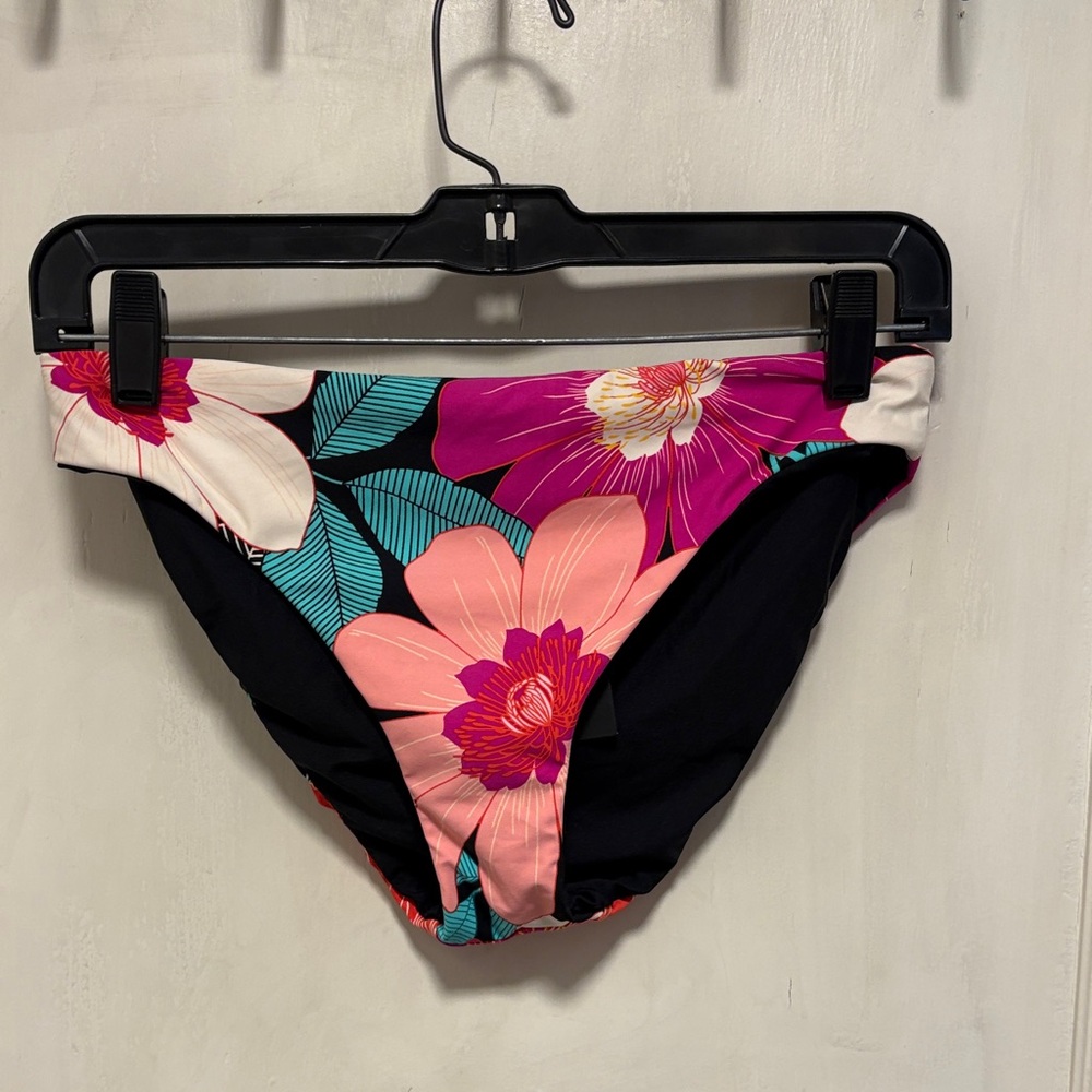 La Blanca Black and Floral Reversible Bikini Bottoms Brand New 6
